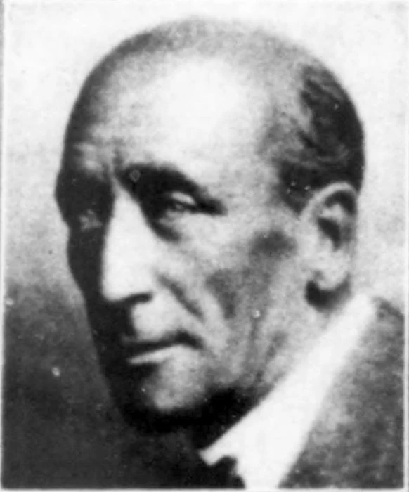 Black-and-white portrait of writer Algernon Blackwood in 1927